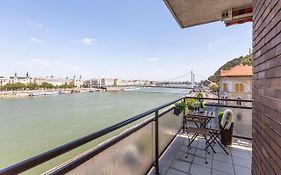 Luxury Residence With A Beautiful View For The Danube River