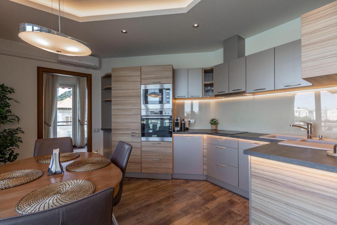 Luxury Residence With A Beautiful View For The Danube River Budapest Exterior photo